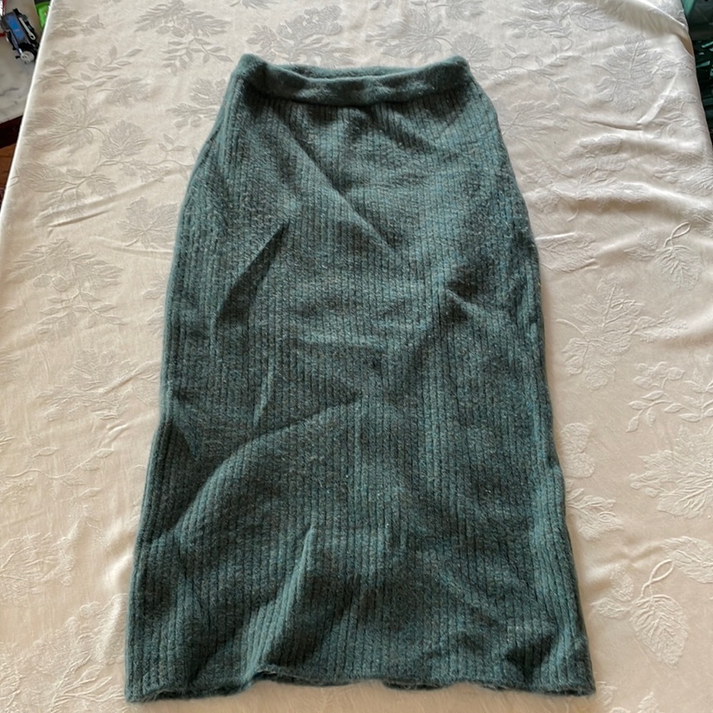 M knitted pencil skirt